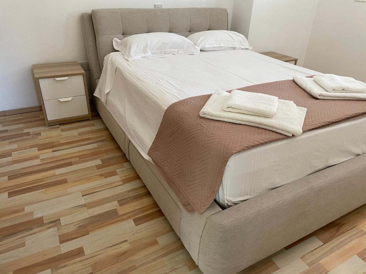 Modern Luxury Apartment In The Heart Of Нікосія Екстер'єр фото