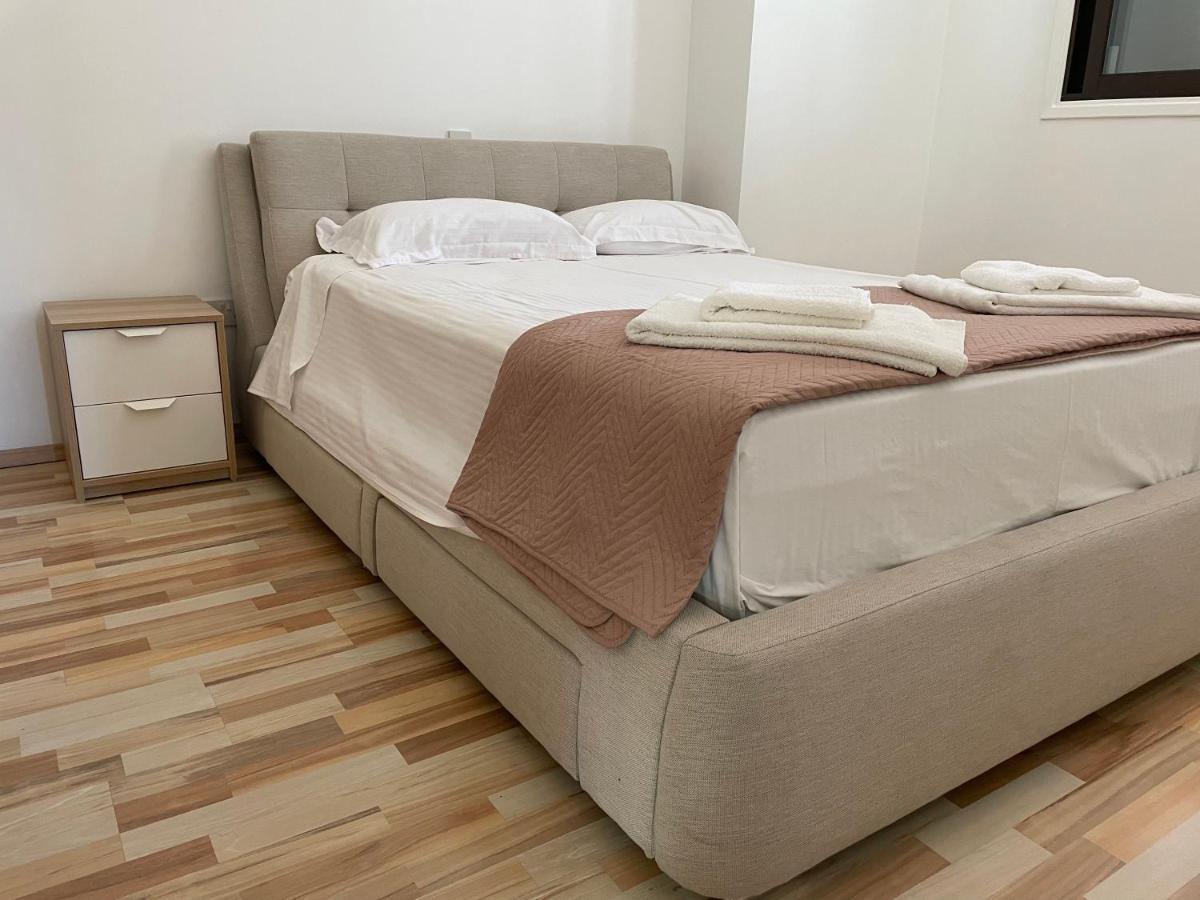 Modern Luxury Apartment In The Heart Of Нікосія Екстер'єр фото